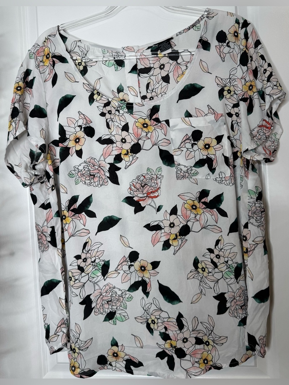torrid White Floral Short-Sleeve Scoop Neck Blouse Sz 0 LG